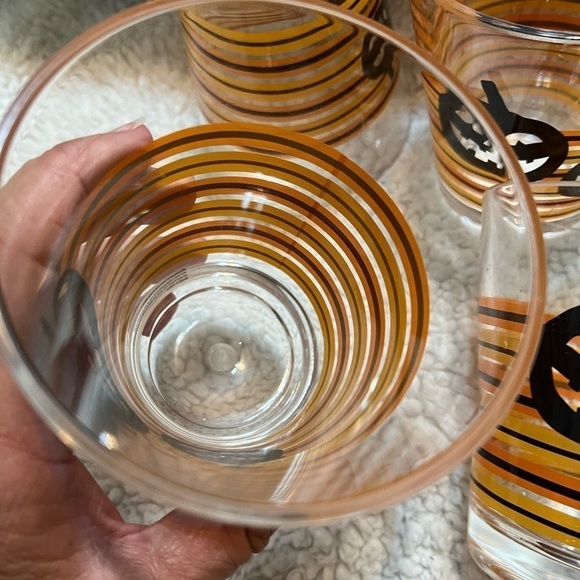 ****Donated***HALLOWEEN theme drink glasses 4 - Picture 3 of 5